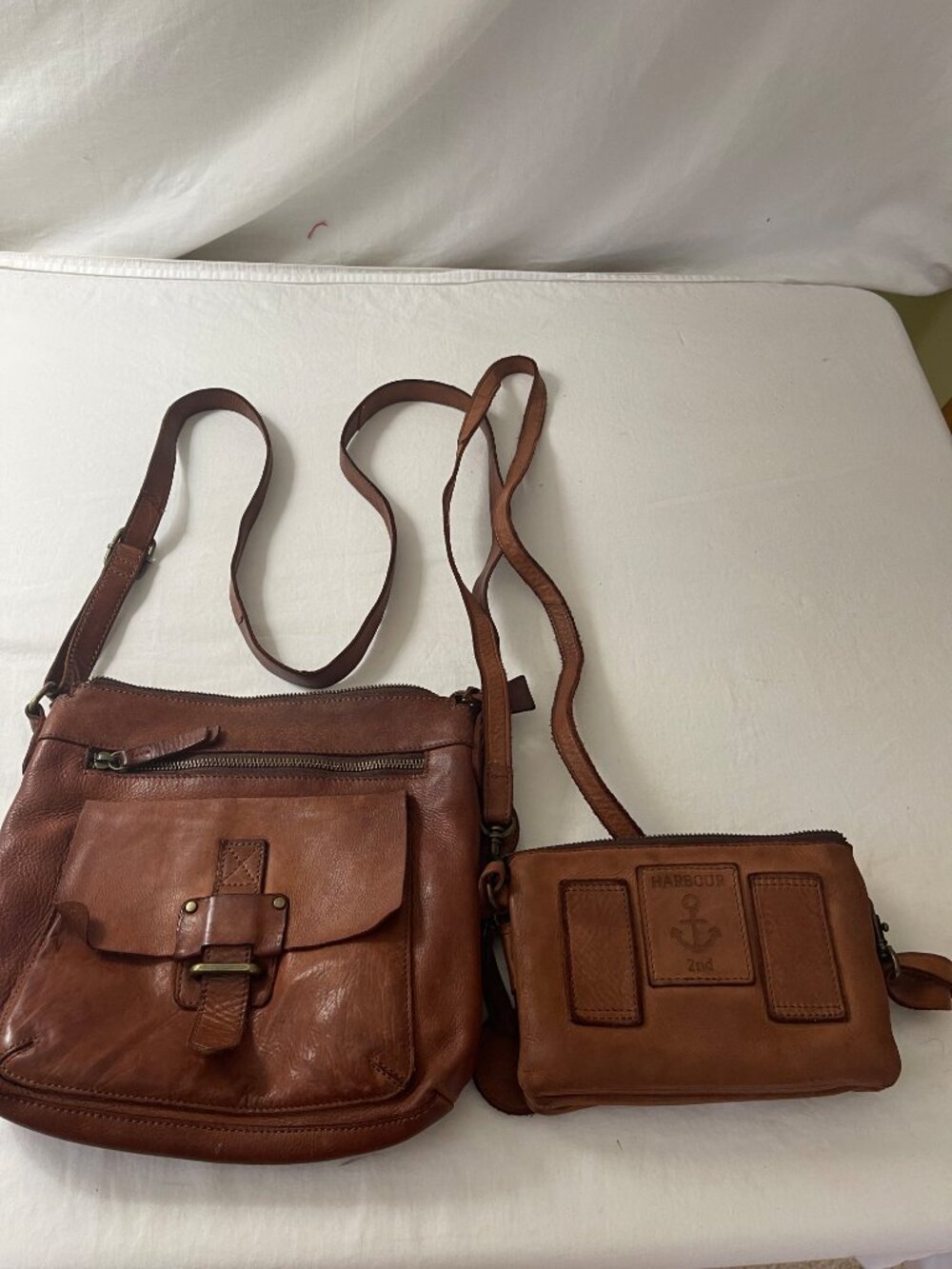 Harbour 2nd distressed leather crossbody bag and wallet set - Picture 3 of 12